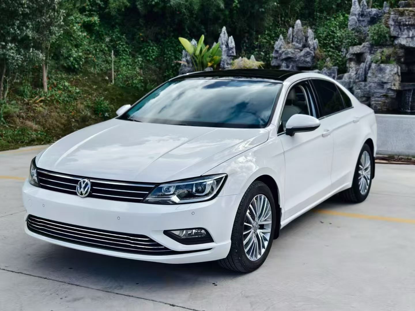 $7000。2018 VW Lamando 280TSI DSG Luxury Singapore | 1-Owner, S-Grade, 1.4T Top-Spec